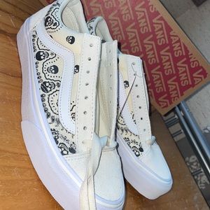 Brand new vans style 36 white/black size 8 woman’s